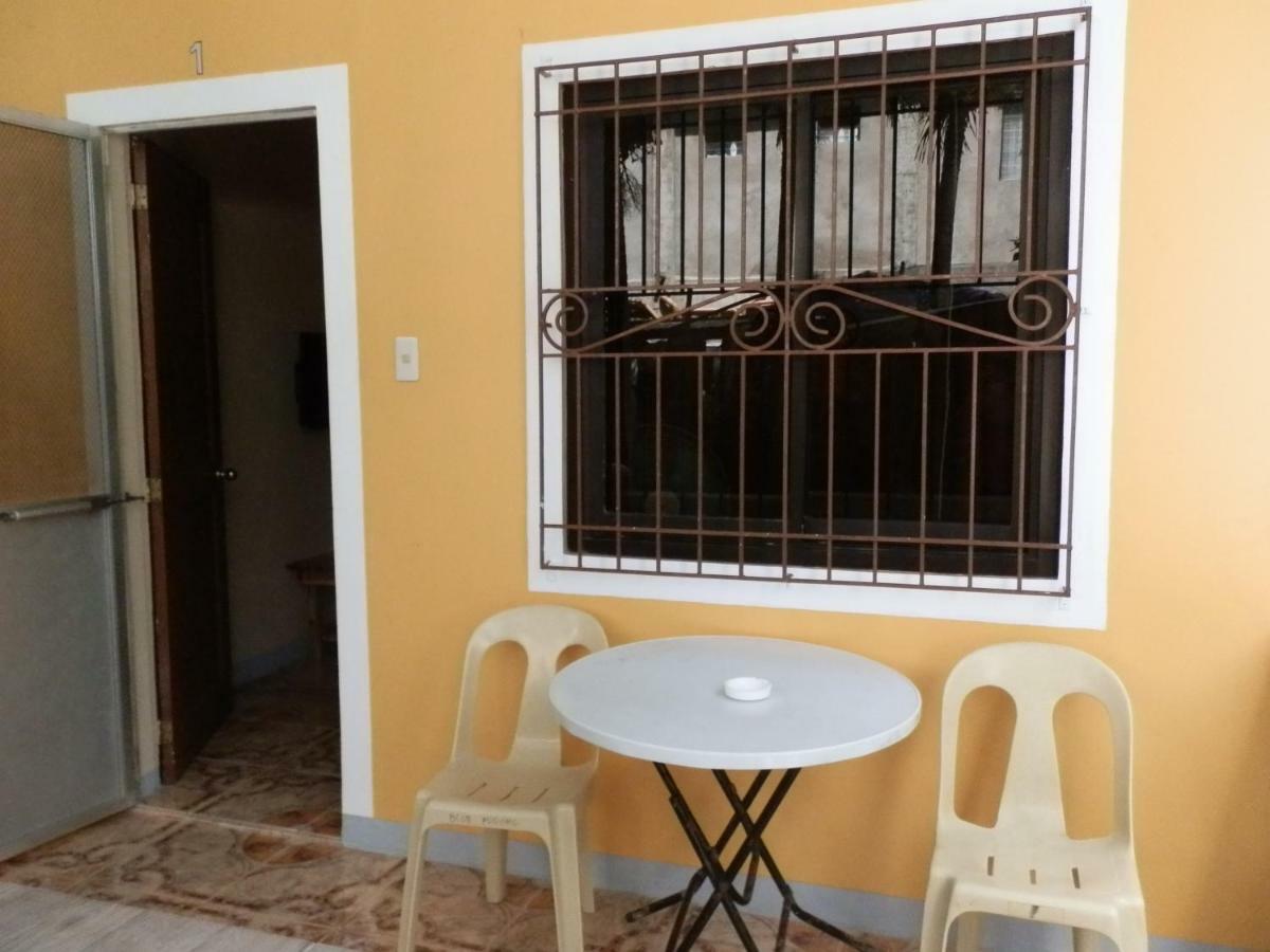 Sabang Bungalow House Puerto Galera Exterior foto